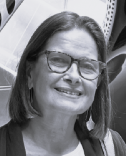 Catherine-Reiser-photo-b&w-website_2.png